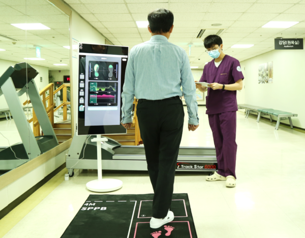 다보스병원, AI 기반 보행 분석 솔루션 ‘뉴로게이트’ 도입